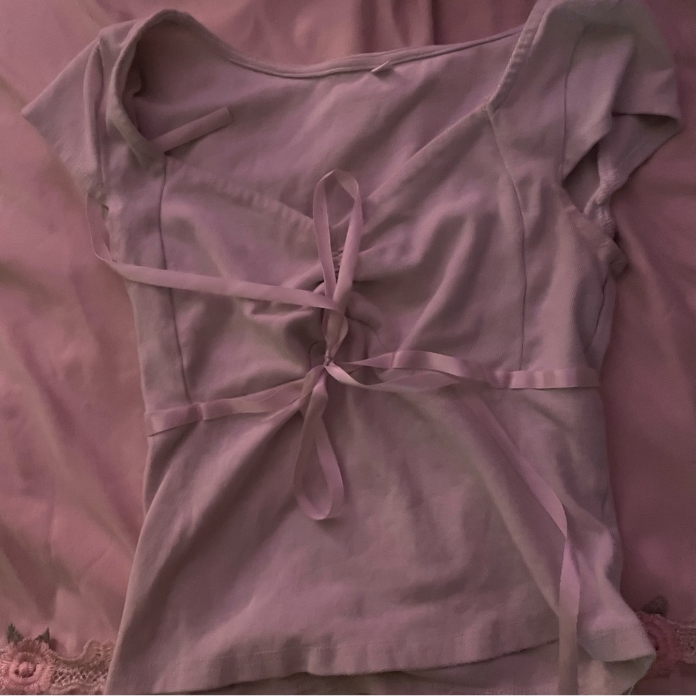 Elegant Whiye Women's Top With Tie Infront